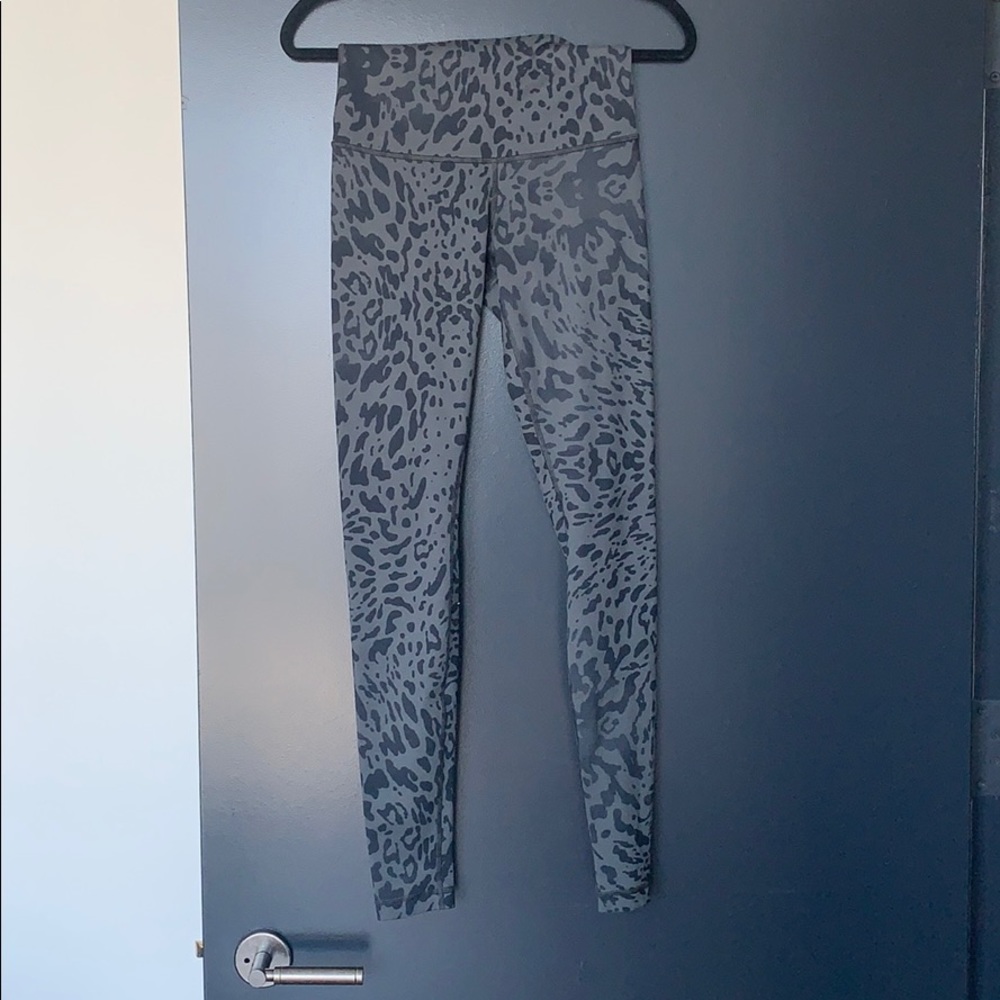 Lululemon Wunder Under - leopard print
